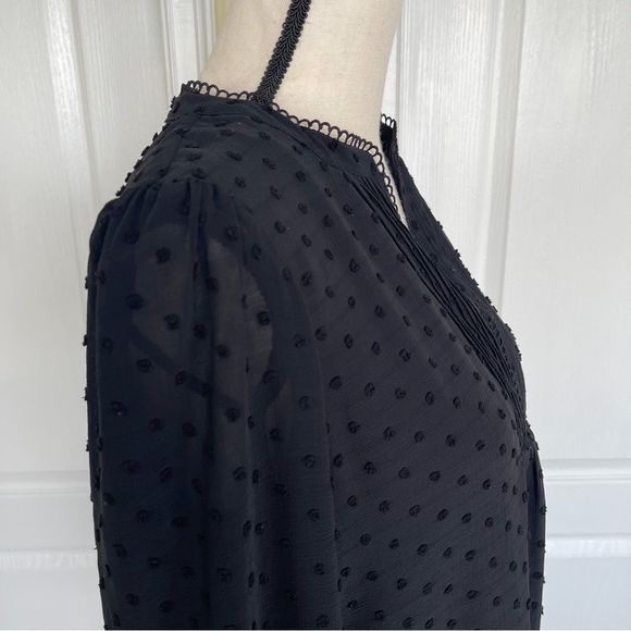 Cece NWT Medium Black Poka Dot Texture Layered Ruffled V-Neck Blouse Button Cuff - Picture 6 of 13